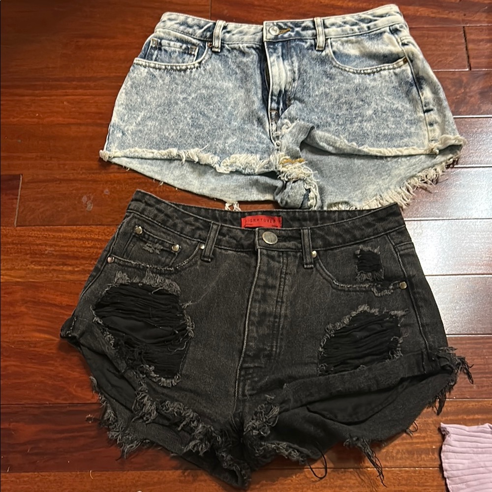 Pacsun and signatures booty shorts Distressed  Denim 28